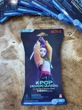 Rumi- KPop Demon Hunters Collectible Cards - Energy Edition- Kayou